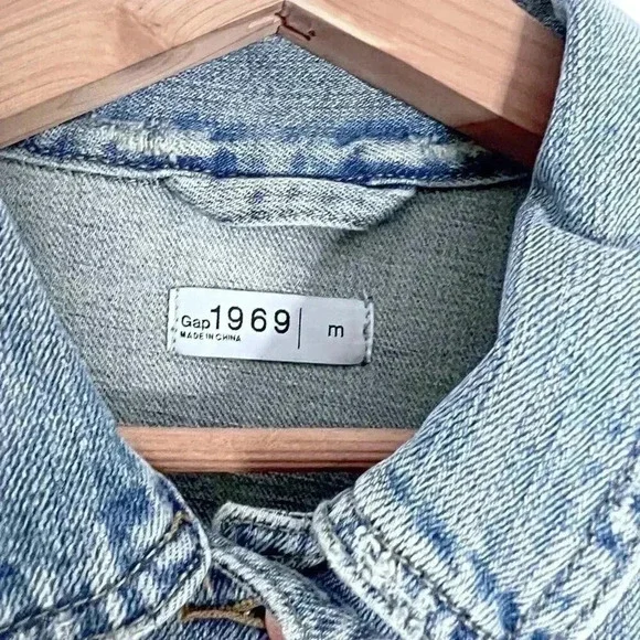 GAP Distressed Medium Wash Denim Jacket Women's Size M - Picture 5 of 6